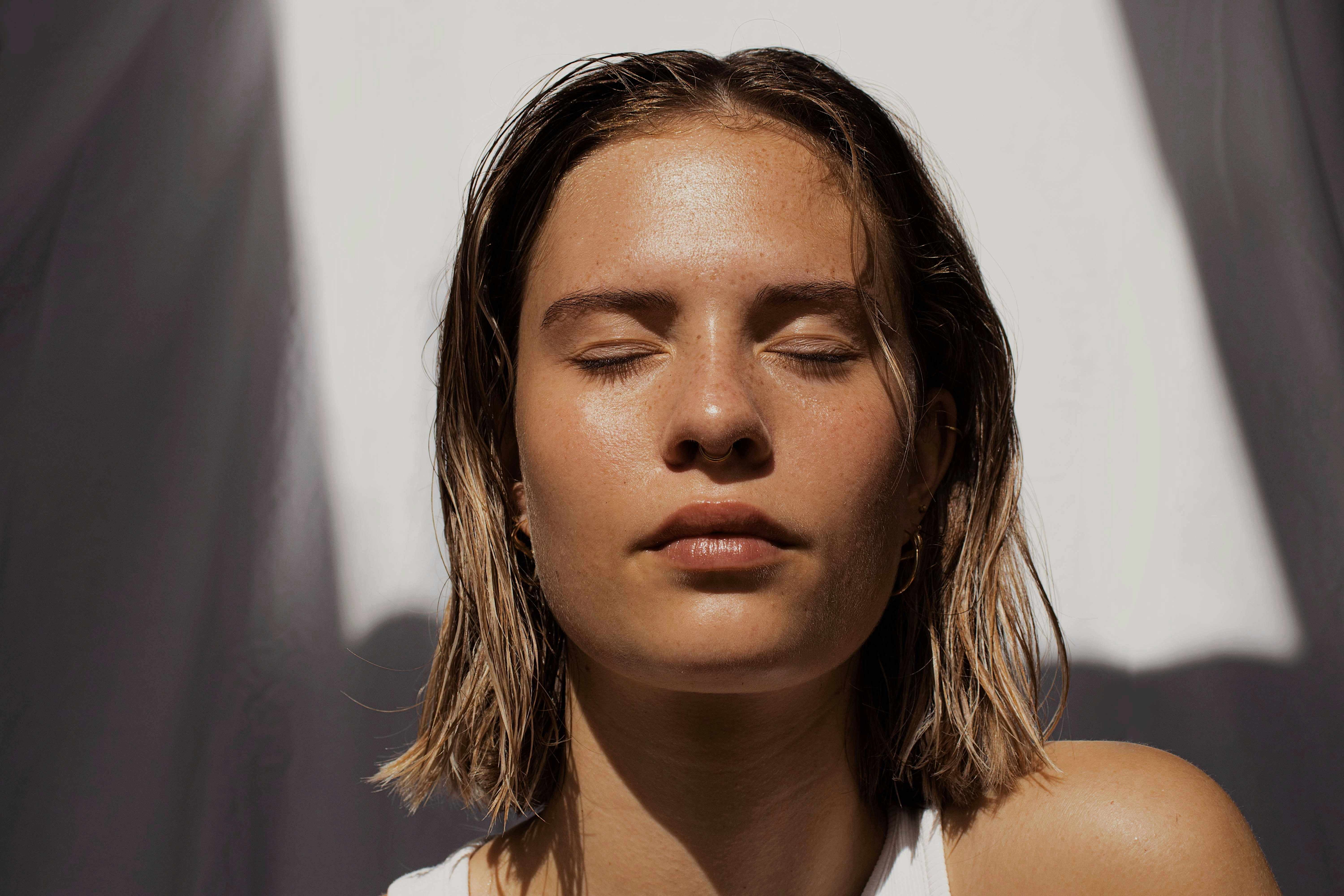 Collagen and Skin Health: How Sleep, Nutrition, Hydration, and Stress Affect Your Skin